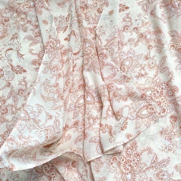 Chico's Flounce-Front Paisley Print Top/Blouse SZ 3 - Picture 6 of 14